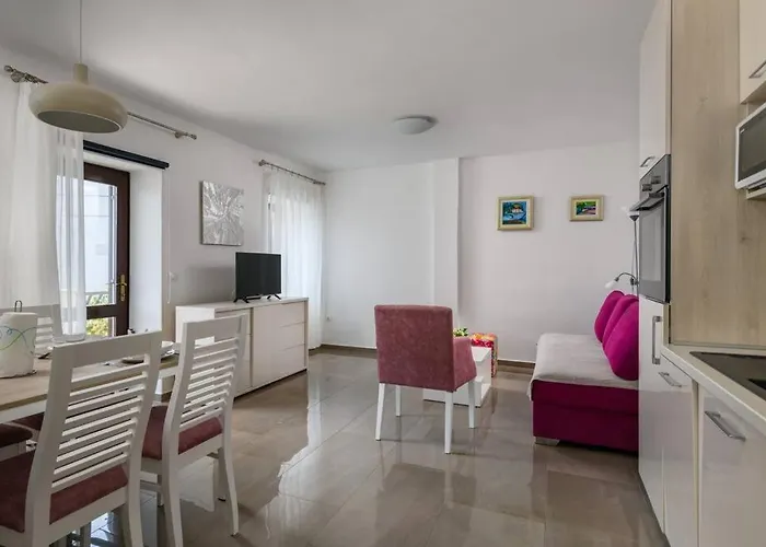 Апартаменты Yasmin By Briskva *